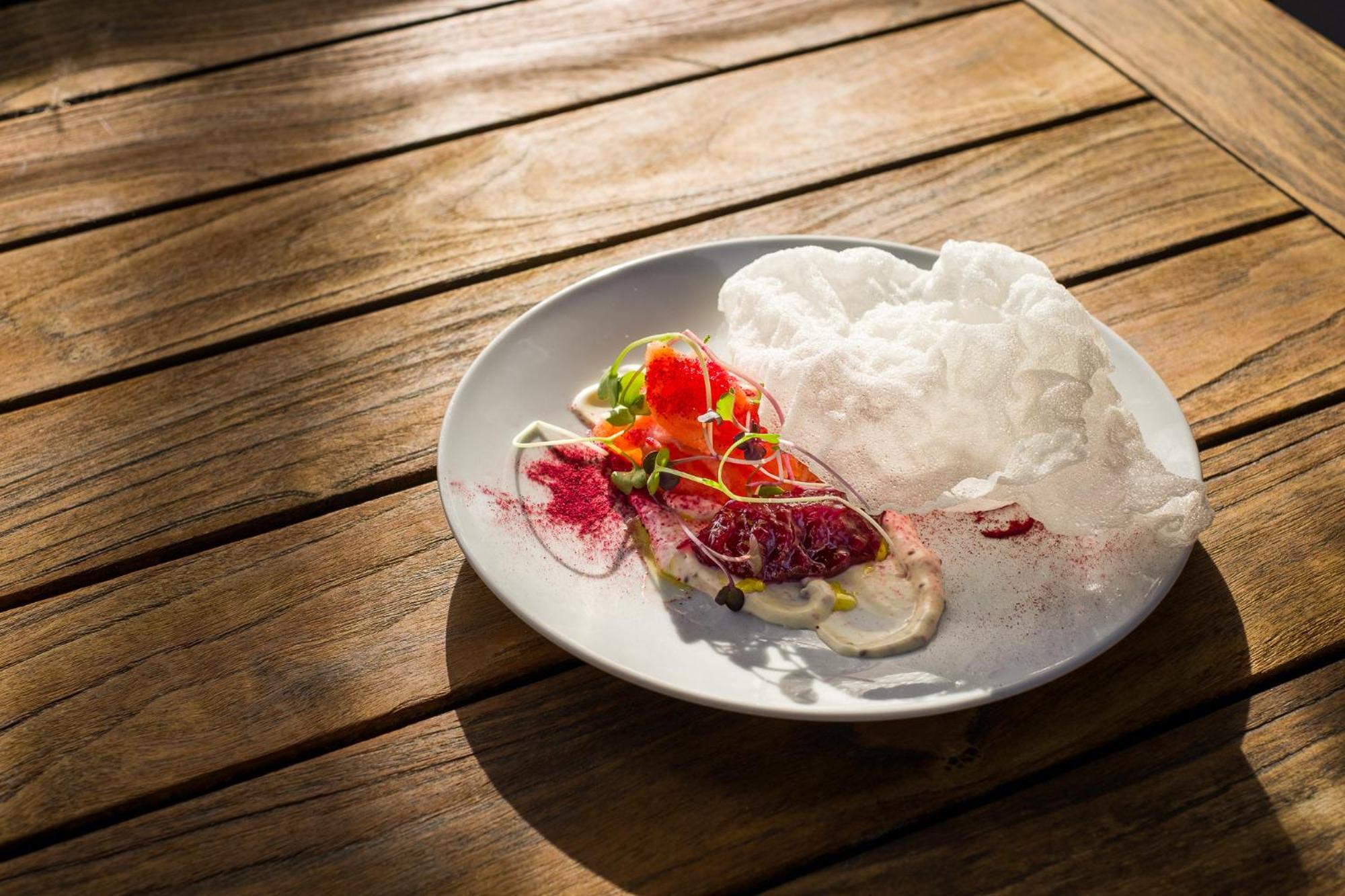 Carnmore Chateau Marlborough Бленем Экстерьер фото A salad with edible flowers